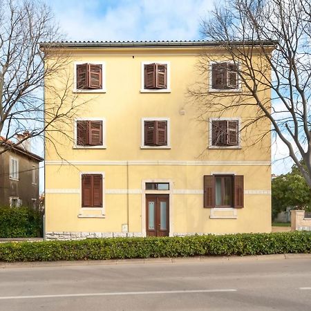 Apartment Roze 로비니 외부 사진