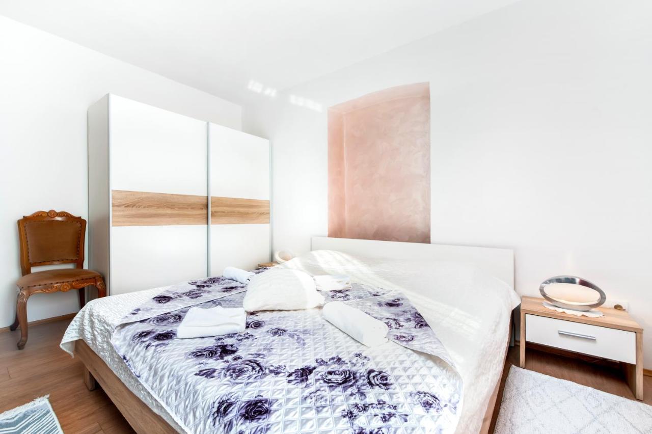 Apartment Roze 로비니 외부 사진