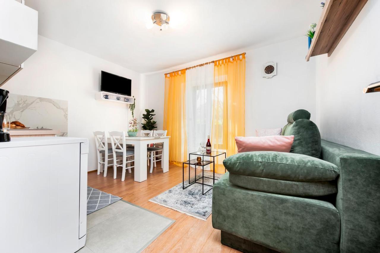 Apartment Roze 로비니 외부 사진