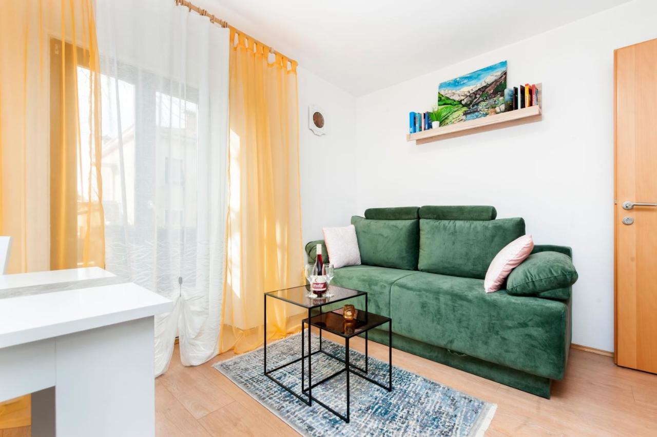 Apartment Roze 로비니 외부 사진