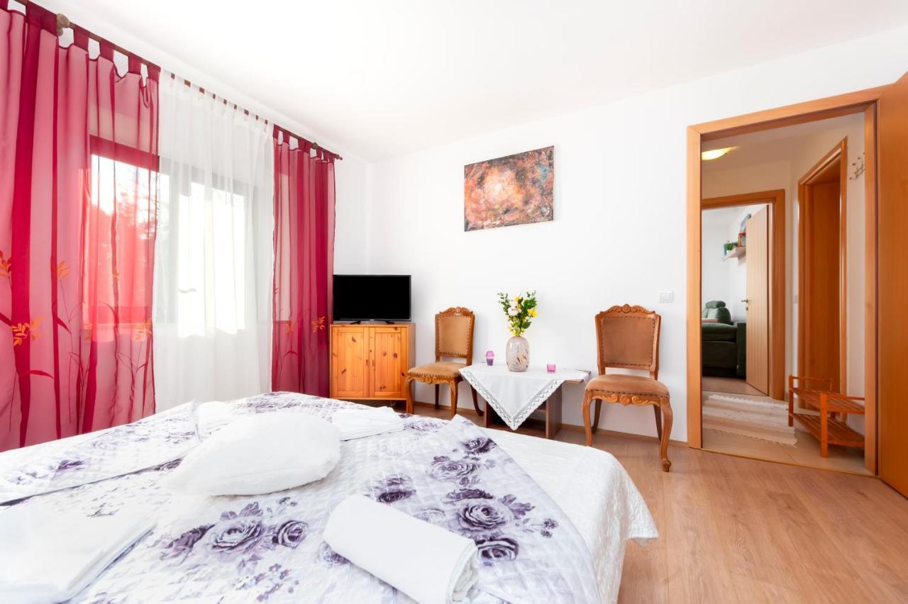Apartment Roze 로비니 외부 사진