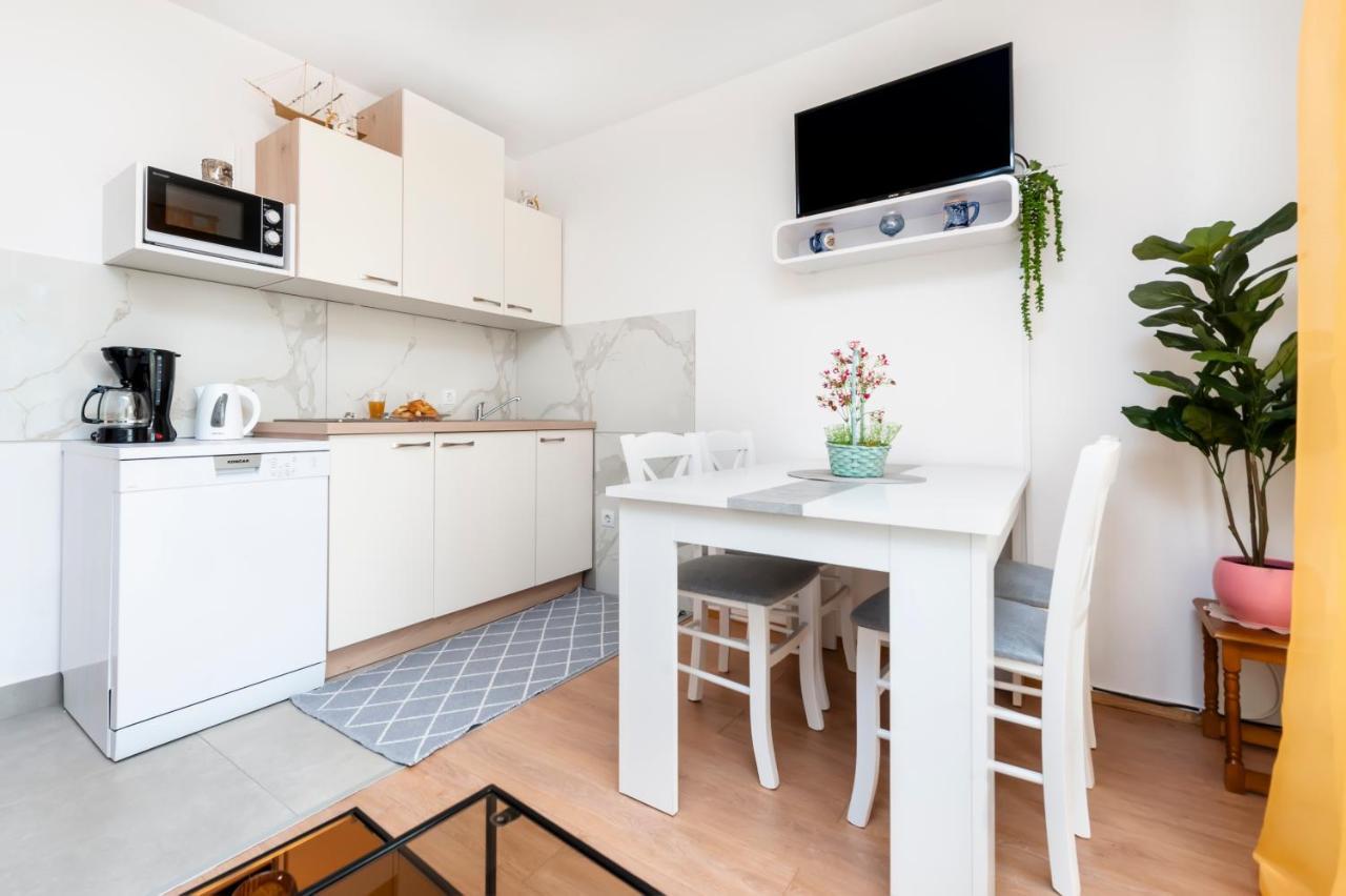 Apartment Roze 로비니 외부 사진